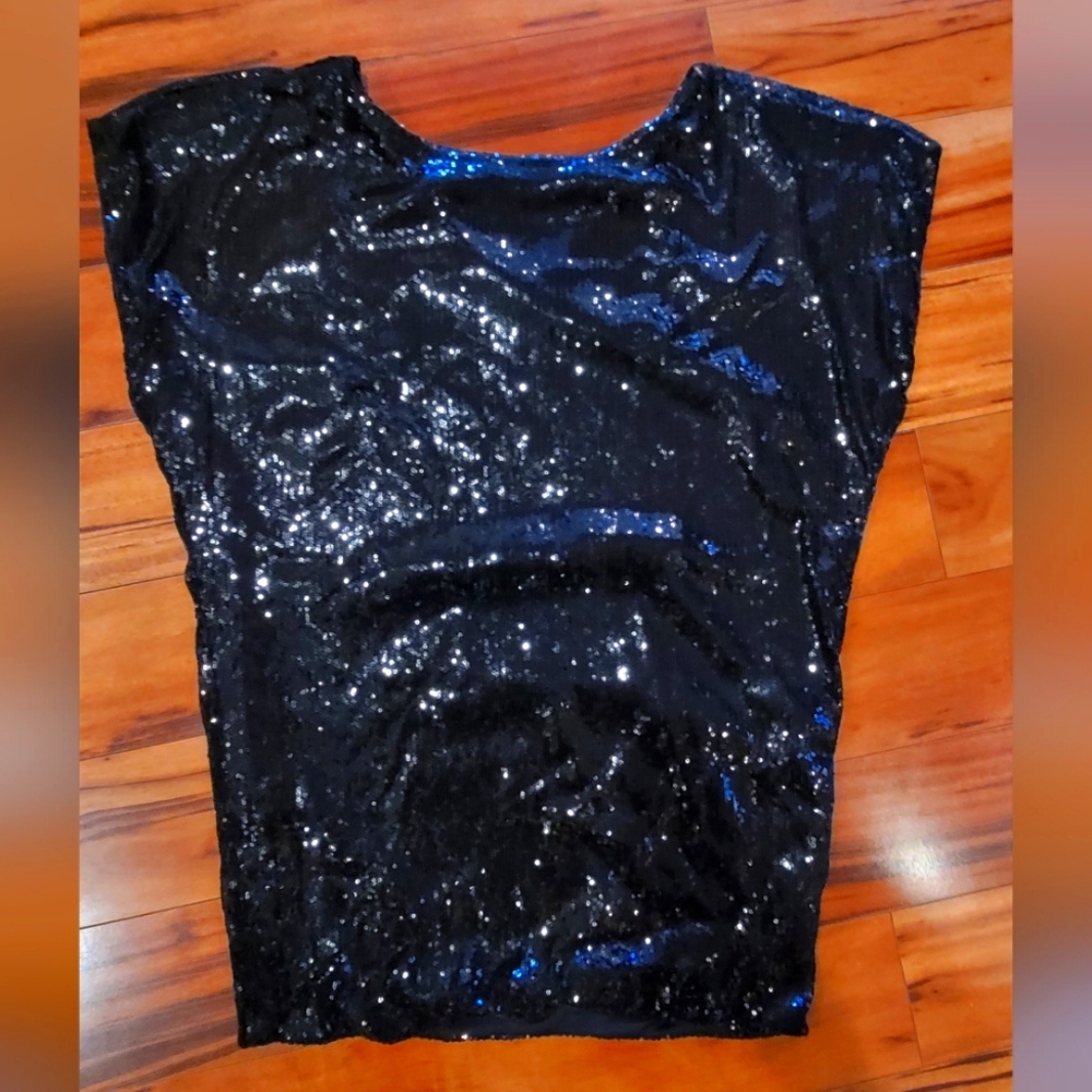 GORGEOUS sexy sequin blouse! Size large